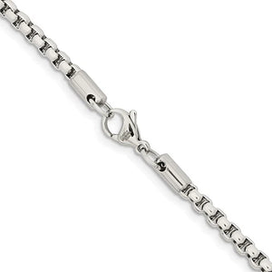 Stainless steel round box chain, clasp detail