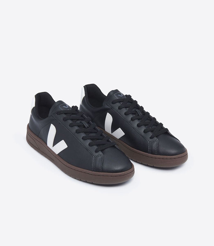 Veja Urca Sneker in Black/White Color, front angled view 